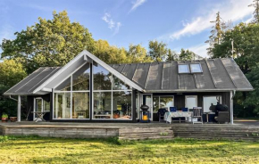 Amazing Home In Allingåbro With House Sea View, Allingåbro